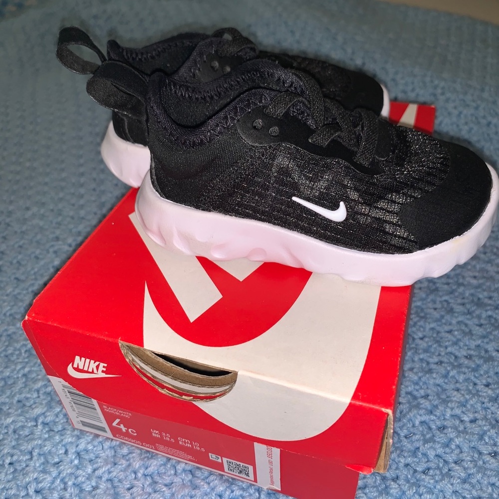 Baby boy Nike Lucent shoes